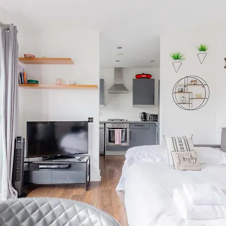 Bright 2 Bedroom Flat In Lambeth With Balcony London Exterior photo