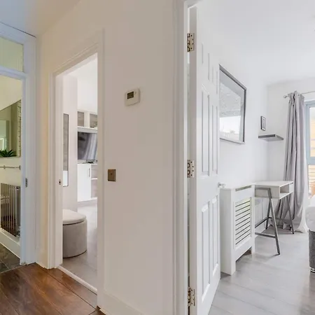 Bright 2 Bedroom Flat In Lambeth With Balcony London Exterior photo